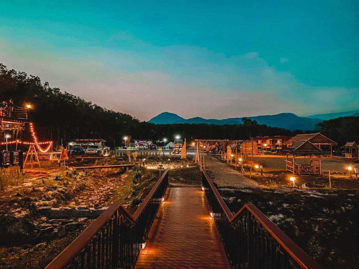 Raina Bualuang Cafe & Farm Stay Ban Na No Exterior photo