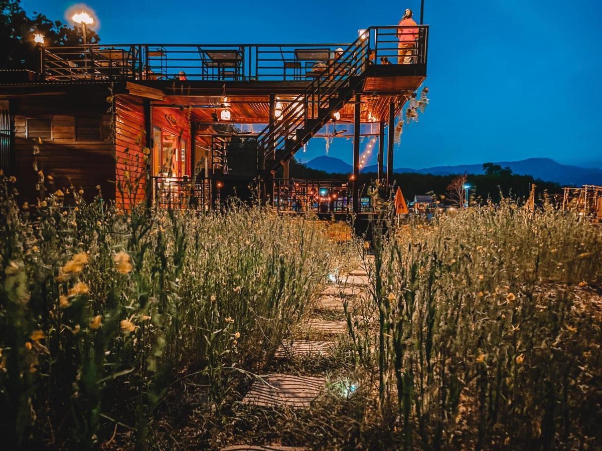 Raina Bualuang Cafe & Farm Stay Ban Na No Exterior photo