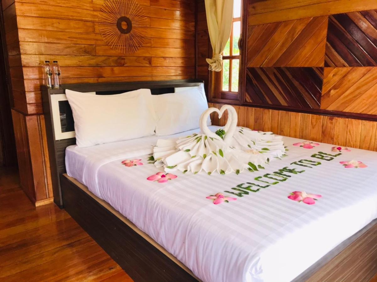 Raina Bualuang Cafe & Farm Stay Ban Na No Exterior photo