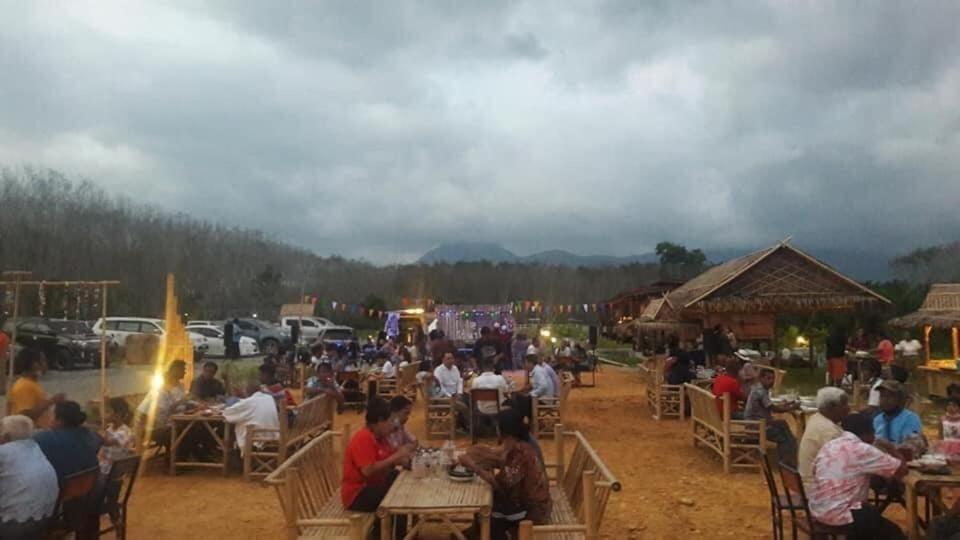 Raina Bualuang Cafe & Farm Stay Ban Na No Exterior photo