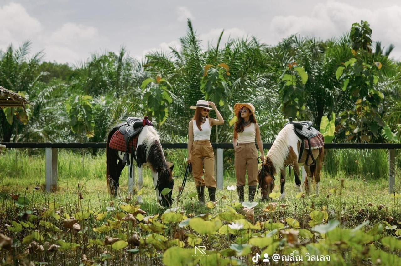 Raina Bualuang Cafe & Farm Stay Ban Na No Exterior photo
