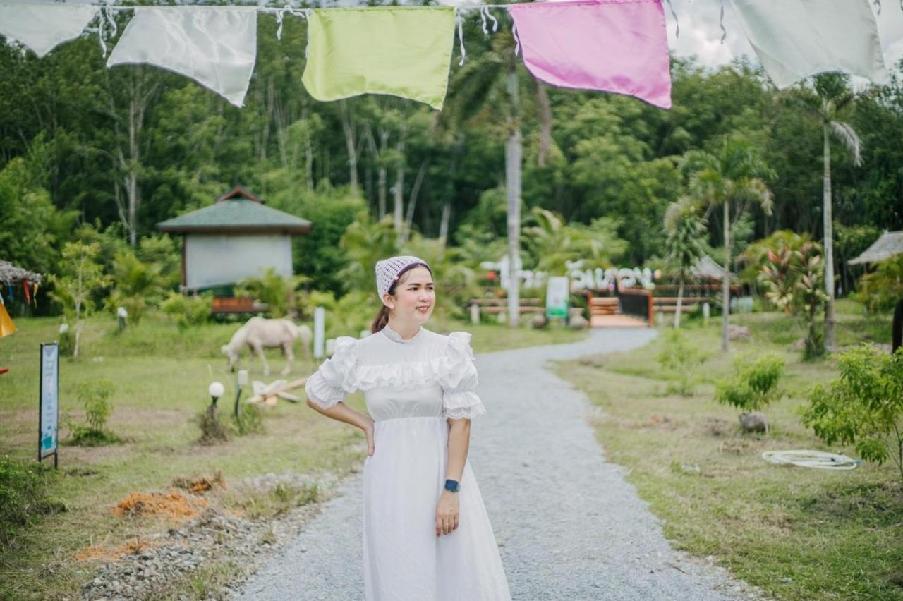 Raina Bualuang Cafe & Farm Stay Ban Na No Exterior photo